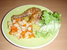 Poulet rôti sur lit de carottes et céleri